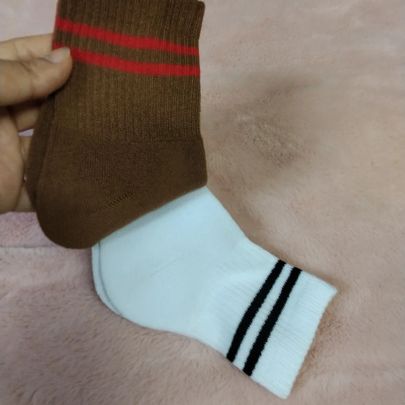 Pink VS  pack of 2 pairs ankle socks new in packaging - Picture 7 of 9